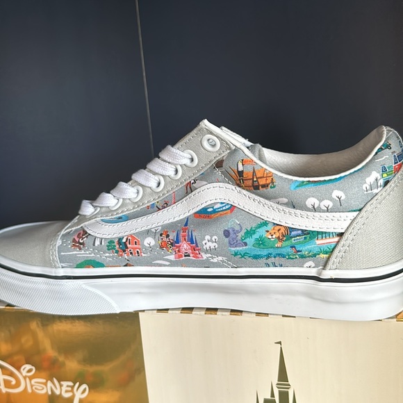 NEW Disney x Vans Limited Edition Sneakers Size 8.5 - Picture 6 of 10